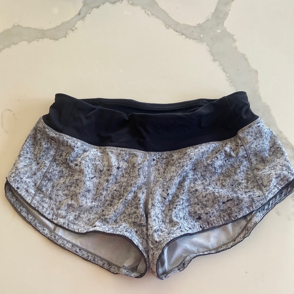 RARE LULULEMON Speed Up Shorts 2.5